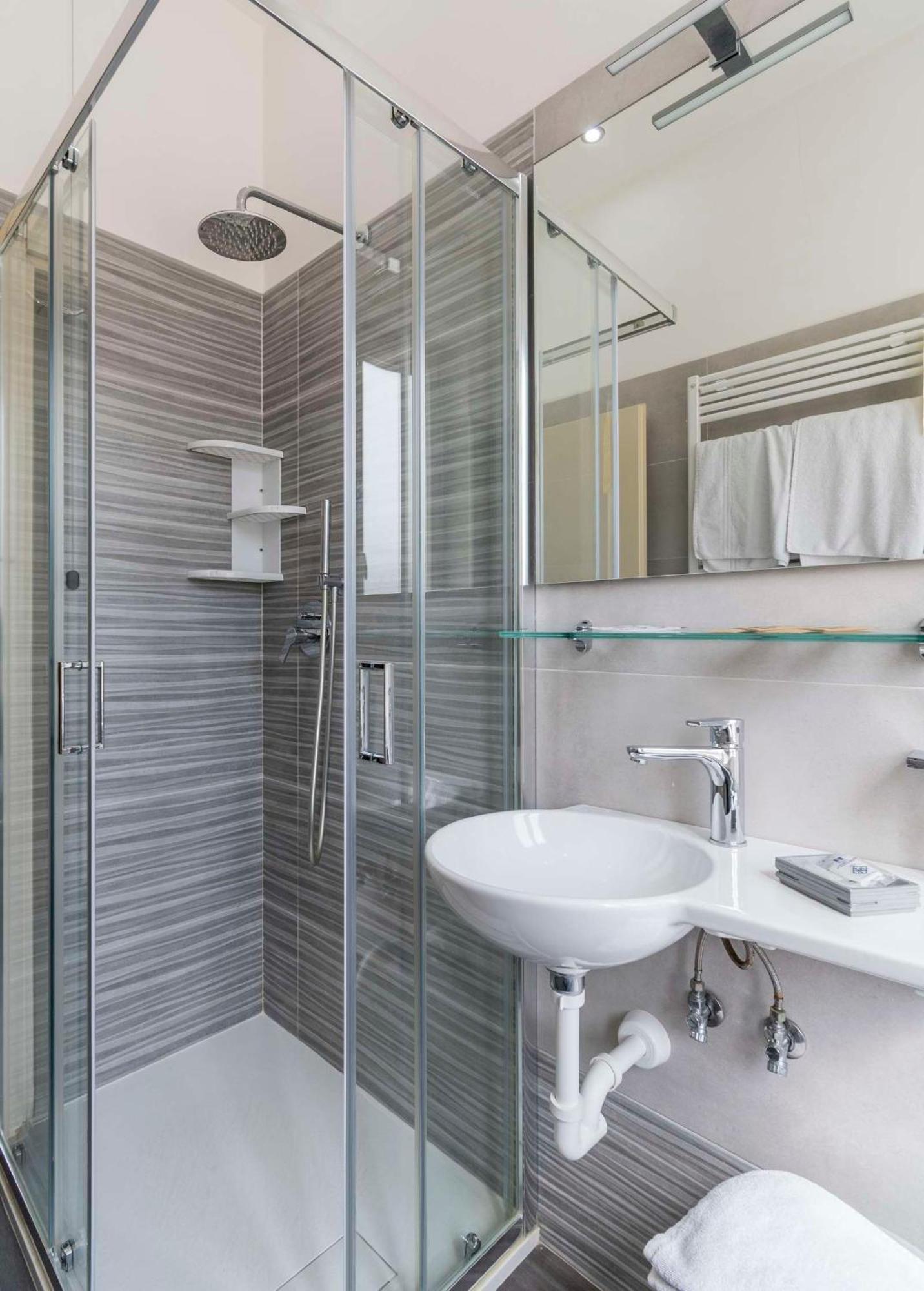 Hotel Roma Марина ди Маса Екстериор снимка