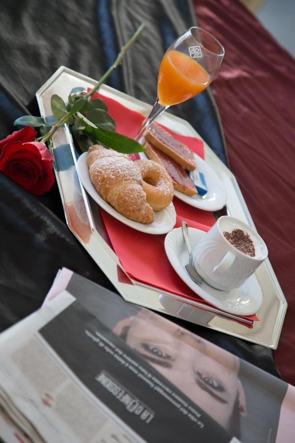 Hotel Roma Марина ди Маса Екстериор снимка
